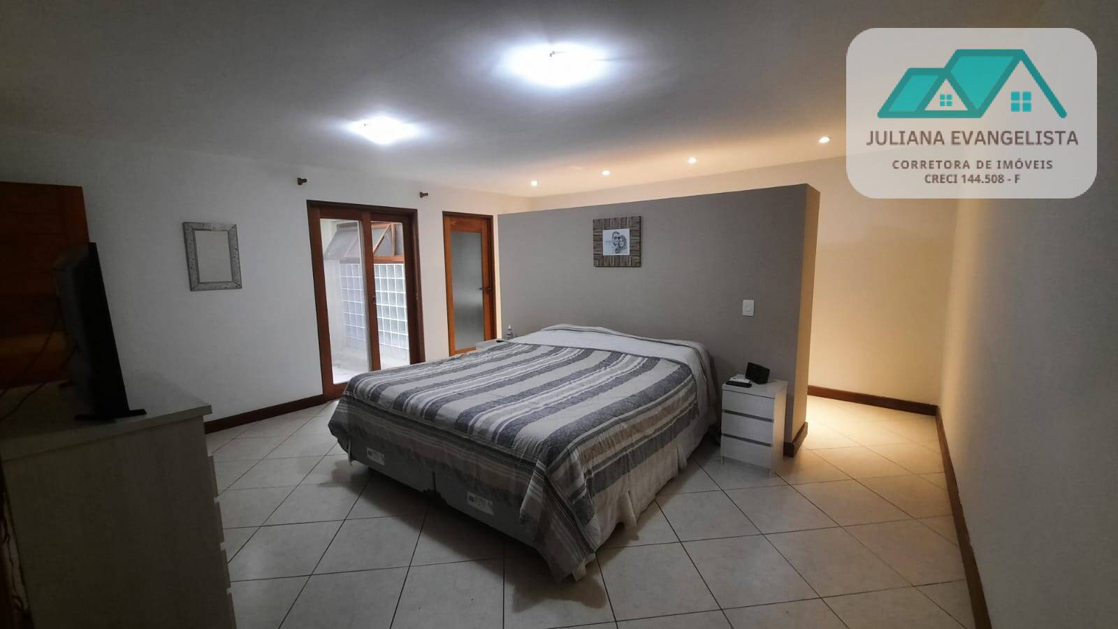 Casa à venda com 4 quartos, 335m² - Foto 6