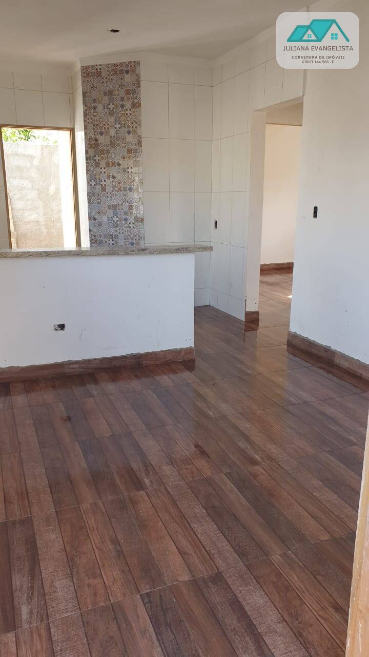 Casa à venda com 2 quartos, 52m² - Foto 4