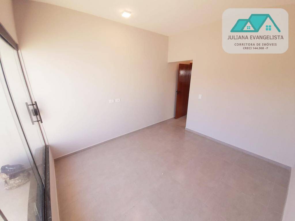 Casa à venda com 2 quartos, 73m² - Foto 2