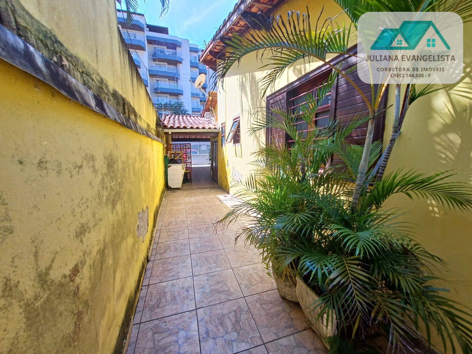 Casa à venda com 2 quartos, 90m² - Foto 2